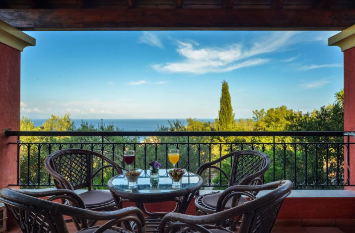 Bella Vista Villas & Suites, Gaios