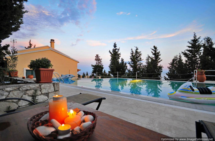 Villa Milos, Magazia