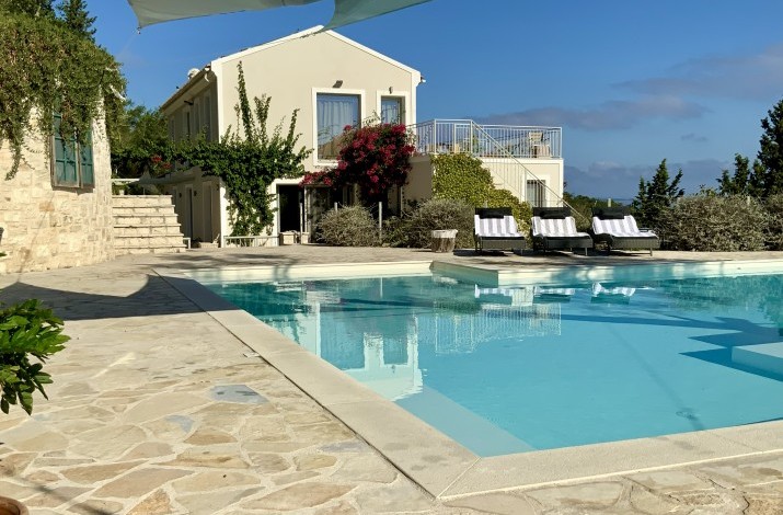 Villa Alexa, Nr Loggos