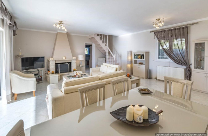 Villa Milos, Magazia