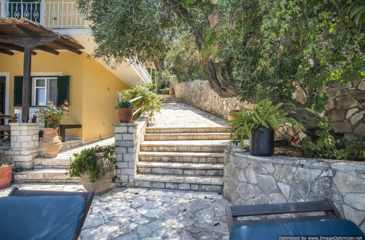 Christos Apartments and studios, Gaios