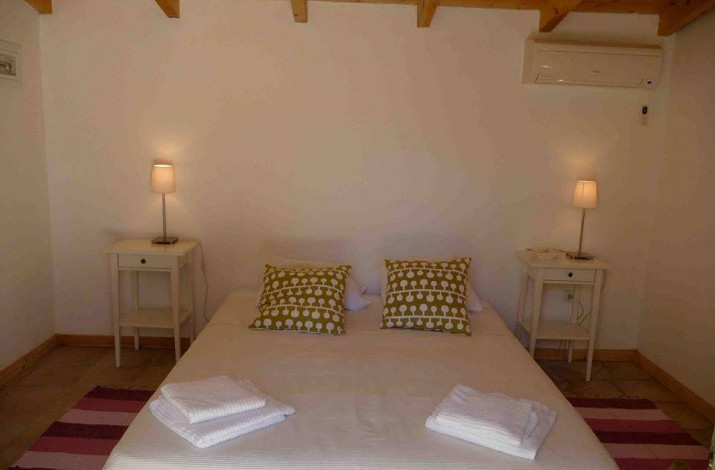 Panos House, Zernatika. Nr Loggos