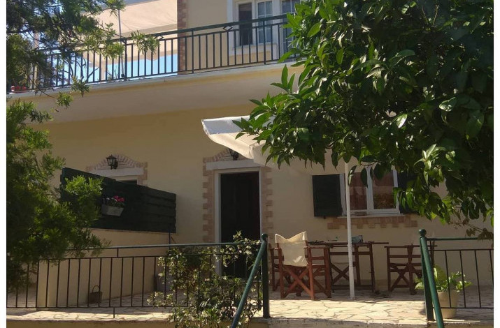 Levadi Apartments, Loggos